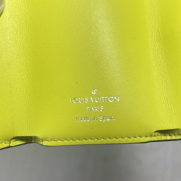 Louis Vuitton Taigalama Discovery Compact Wallet Jaune - Picture 7 of 16